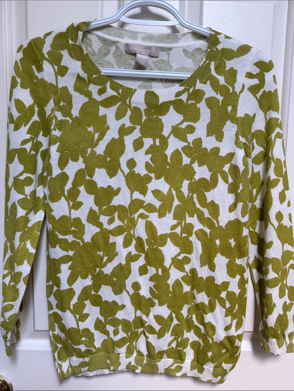 Banana Republic BR sz S 100% Cotton chartreuse leaves thin lightweight sweater